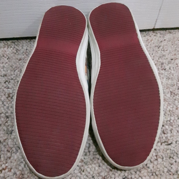 Denver Hayes Women Slip-On Canvas Shoes - Size 8 - Picture 6 of 6